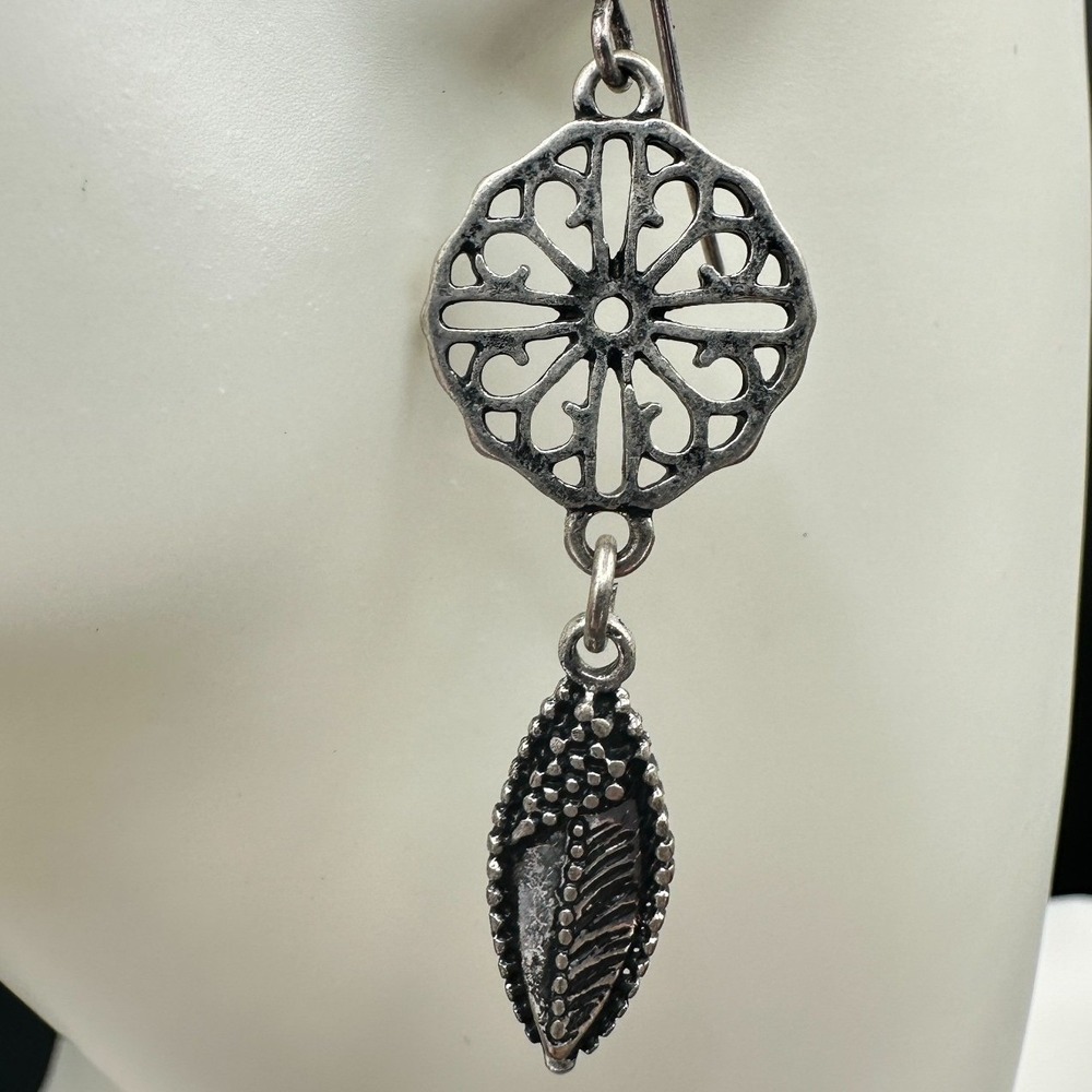 Vintage Bohemian Silver-Tone Filigree Mandala Flower & Detail Leaf Drop Earrings